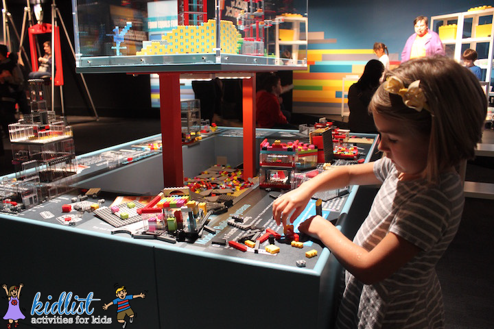 msi-LEGO-table