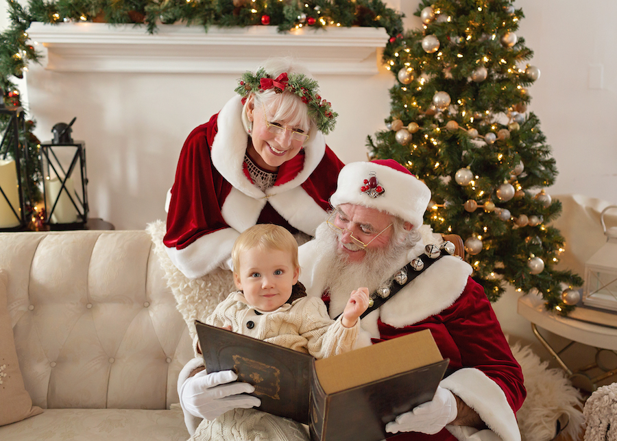 christmas family portrait poses with santa